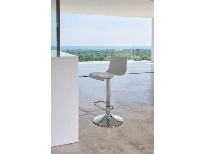 Sgabello Elios SG403gas con seduta in polipropilene e base in metallo di Friulsedie