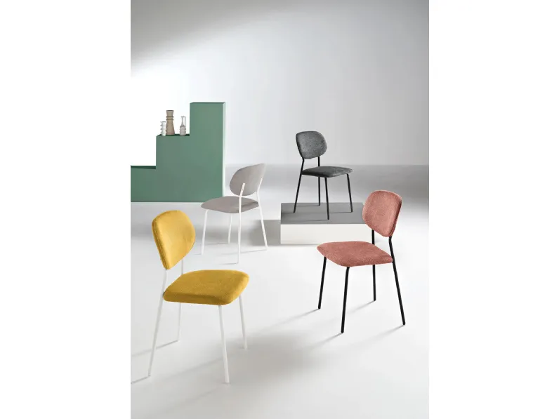 Sedia Ellis in tessuto imbottito di Ikone Casa