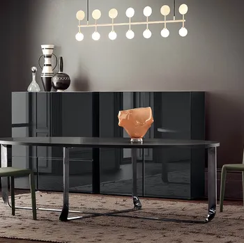 Sedia rivestita in pelle Emi di Pianca