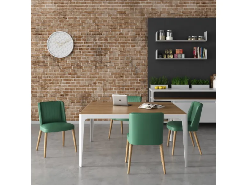 Sedia in pelle dal colore vivace per ambienti moderni di Estel