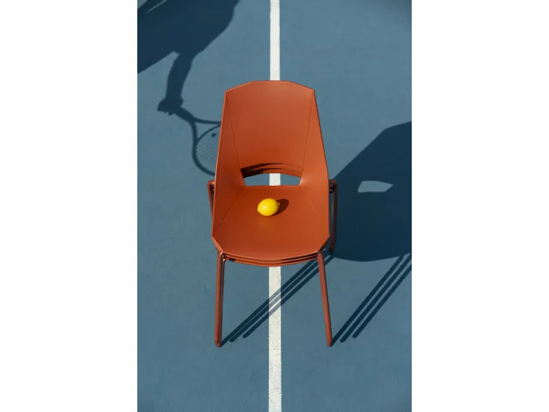 Sedia impilabile Eva 2 in polipropilene con gambe in metallo tubolare di Pointhouse