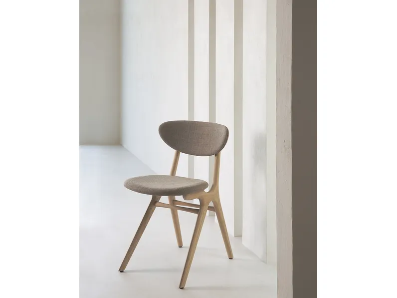 Sedia Eye in tessuto imbottito e rovere di Ethnicraft