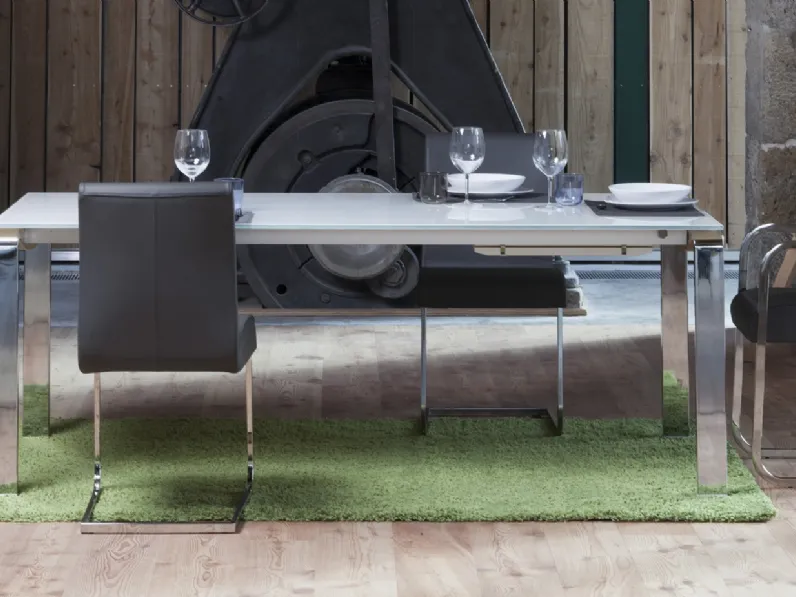 Sedia in vera pelle con struttura in acciaio, con o senza braccioli Flexa di Ambiance Italia