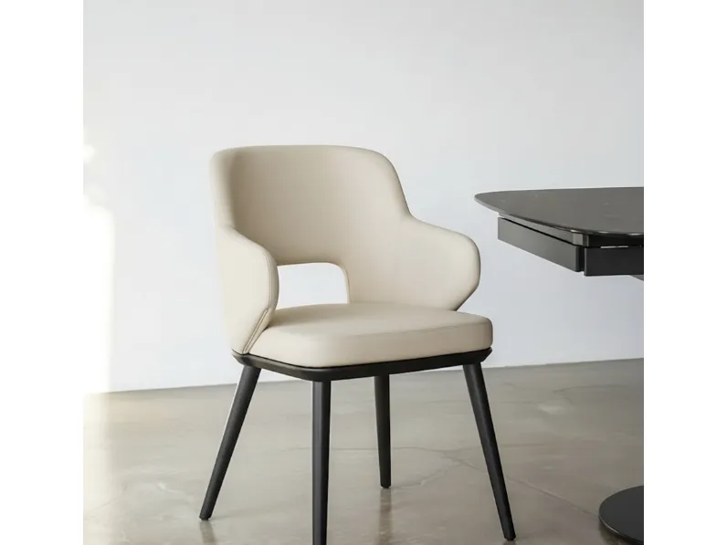 Sedia in pelle Foyer di Calligaris