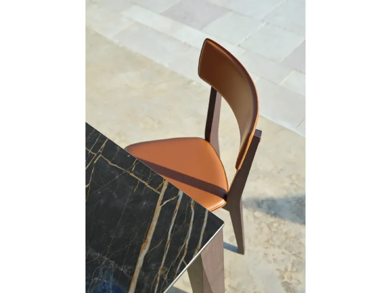 Sedia Ginger S132 in cuoio e legno di Friulsedie