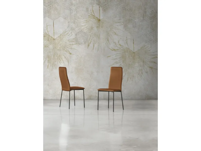 Sedia rivestita in pelle Gaia di Sedit