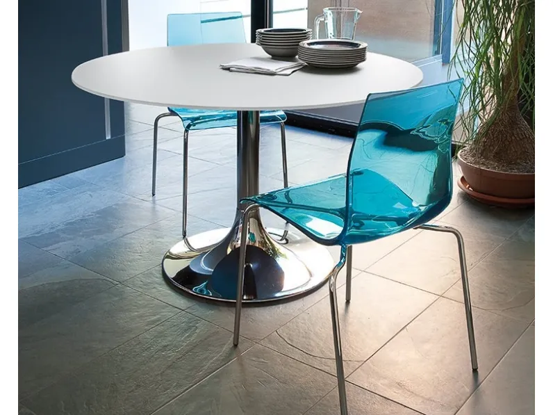 Sedia Gel con seduta in acrilico di colore azzurro e acciaio di Domitalia