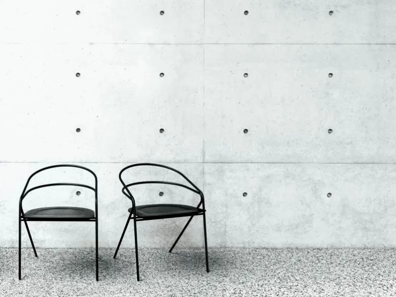 Sedia George in metallo con seduta in legno di Living Divani