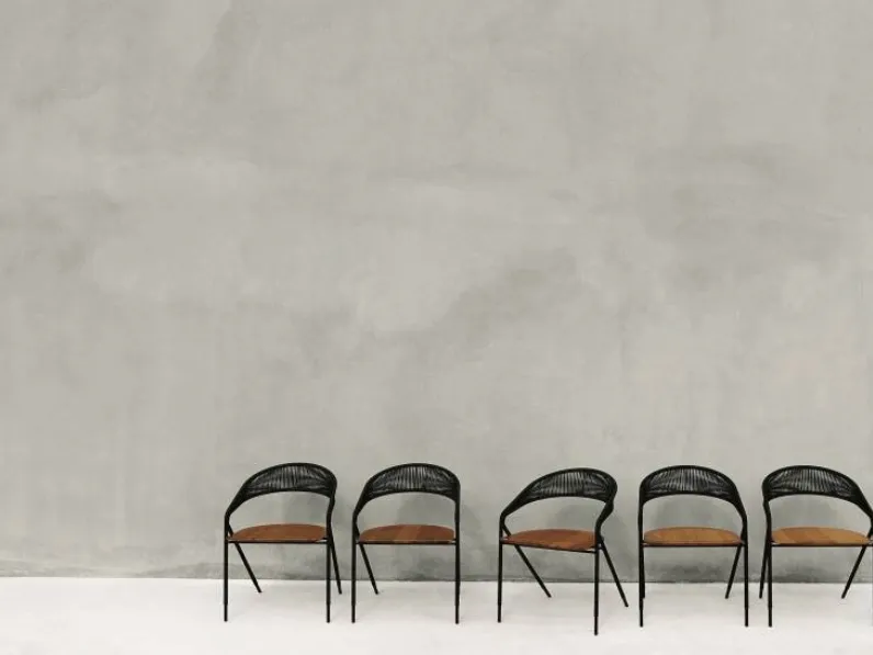 Sedia George in metallo con seduta in legno e schienale in cuoio di Living Divani