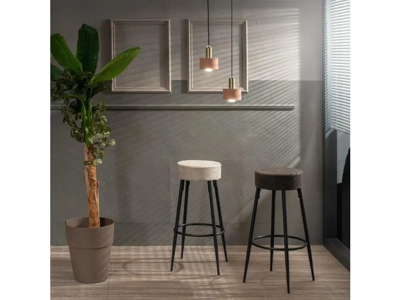 Sgabello in microfibra con gambe in metallo Greg di Stones