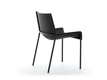 Sedia H Chair in polipropilene rivestito in ecopelle con struttura in ferro cromato di Porro