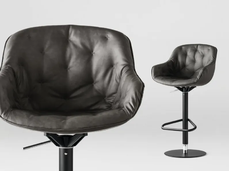 Sgabello in pelle Igloo di Calligaris
