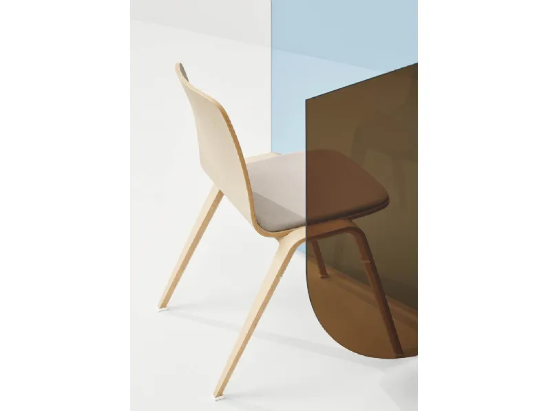 Sedia impilabile Woodstock di Infiniti