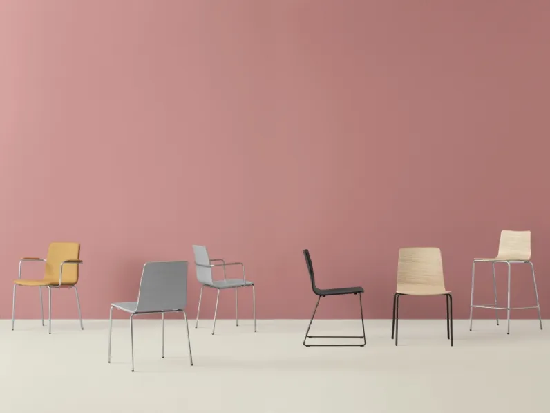 Sedia Inga in legno, tessuto o cuoio di Pedrali