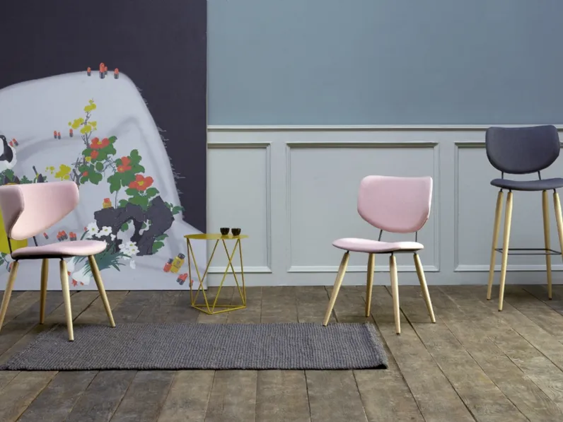 Sedia Jessica in tessuto con struttura in acciaio e legno di Ambiance Italia