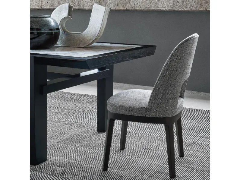 Sedia Judit in tessuto imbottito di Flexform