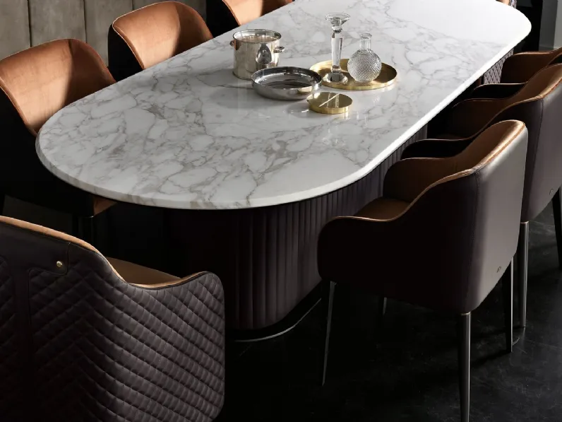 Sedia Julia in tessuto con schienale in pelle di Daytona Home