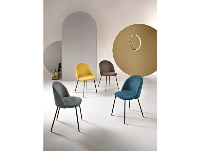 Sedia imbottita Karen di Ikone Casa