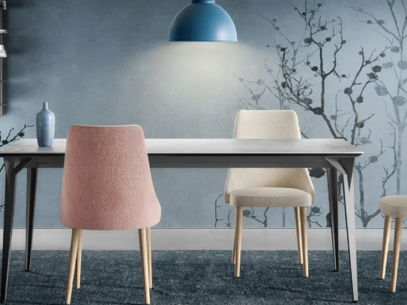 Sedia in tessuto con struttura in legno di faggio Kelly W di Ambiance Italia