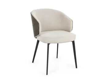 Sedia Kinsley Light di Bizzotto: design essenziale e comfort moderno.