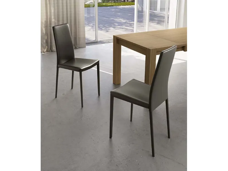 Sedia impilabile Kitty di Stones