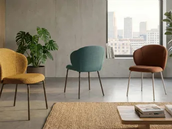 La sedia Kora di Easyline è un perfetto equilibrio tra design e comfort.