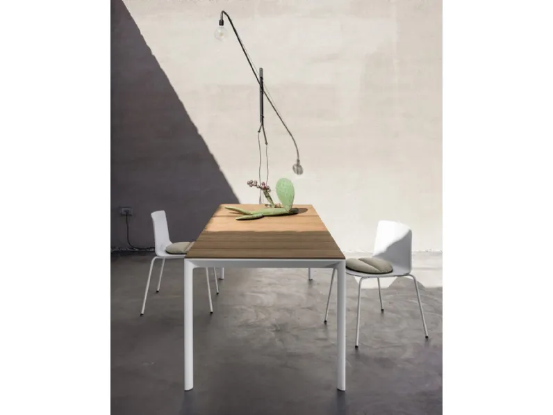 Sedia impilabile da esterno Rama di Kristalia