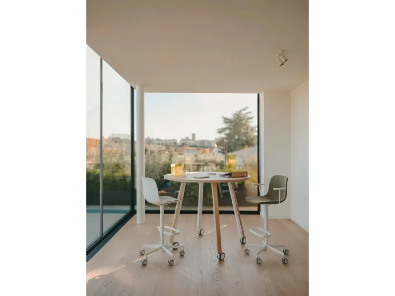 Sgabello Seela in polipropilene o rivestito in tessuto di LaPalma