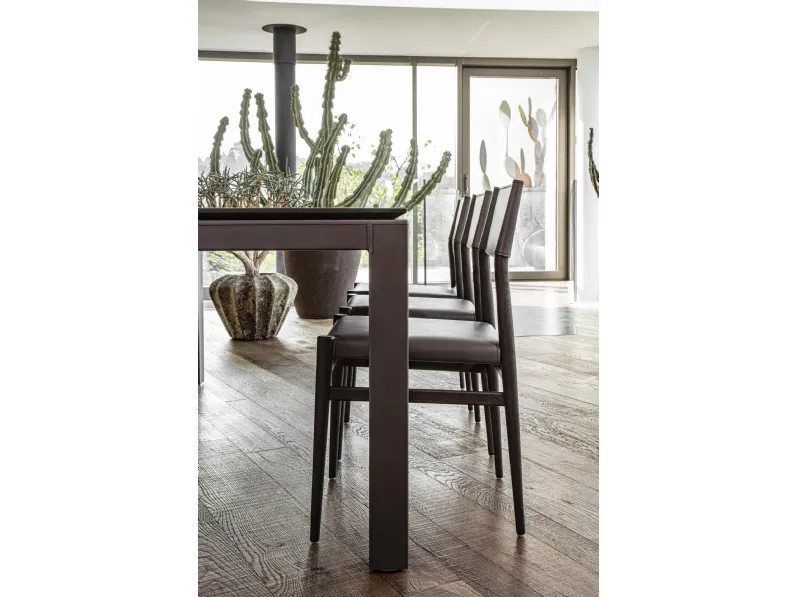 Sedia Ledermann con sedile in cuoio con struttura in legno di Enrico Pellizzoni