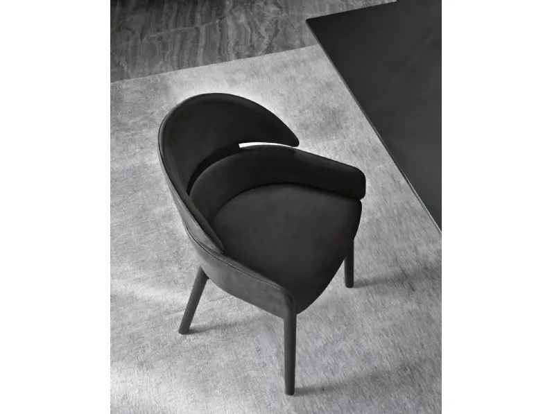 Sedia LLoyd rivestita in pelle con struttura in legno massello di Fiam