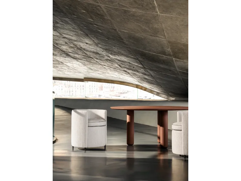 Sedia Lou in tessuto imbottito di Frigerio