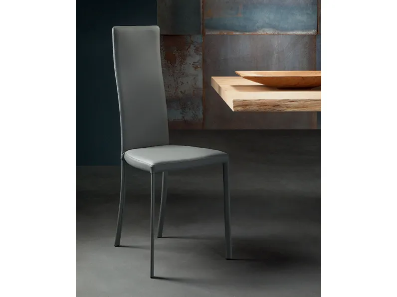 Sedia Luna Flex con schienale alto rivestita in pelle di Riflessi