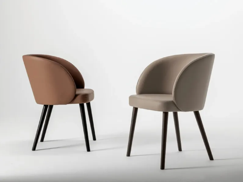 Sedia in pelle con gambe in legno LV 101 di Laura Meroni