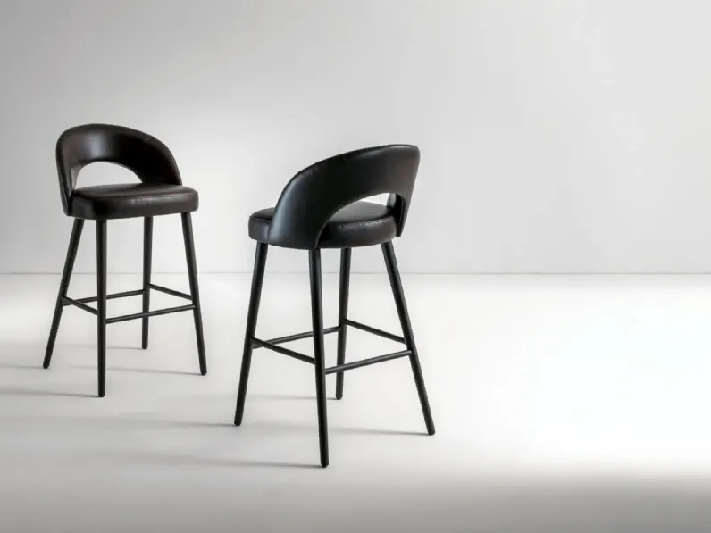 Sgabello in pelle e frassino LV 102 Stool di Laura Meroni