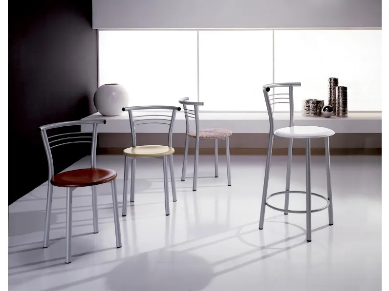 Sedia M22 e Sgabello S22 in metallo con seduta in cuoietto o in paglia di Gipi Le Sedie