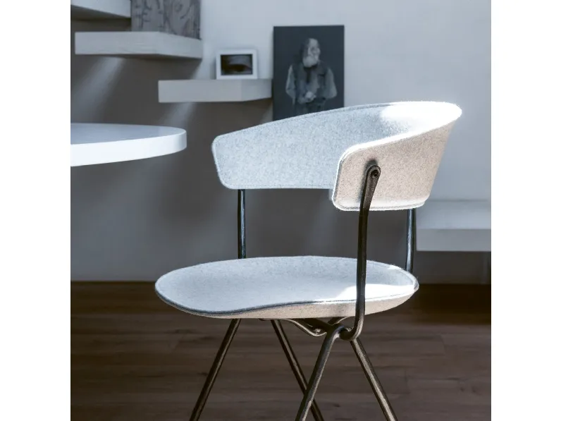 Sedia in polipropilene rivestita in tessuto Officina di Magis