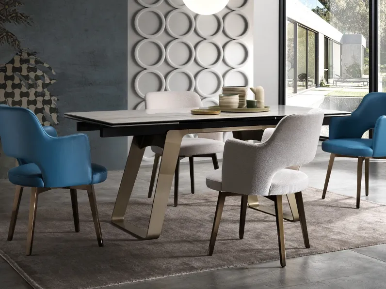 Sedia Melissa in tessuto o pelle di Albani