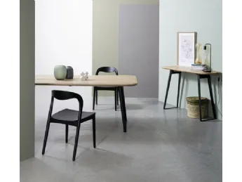 Sedia Miley nera di Bizzotto: design elegante e comfort supremo.