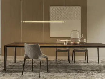 Outline di Molteni & C: eleganza tessile senza tempo.