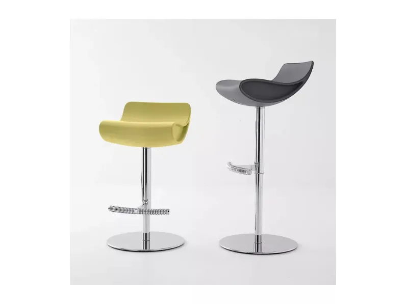 Sgabello Momo in poliuretano di Compar Italia