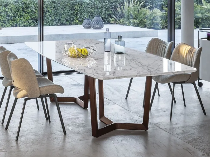 Sedia Nice in tessuto di Poltrona Frau