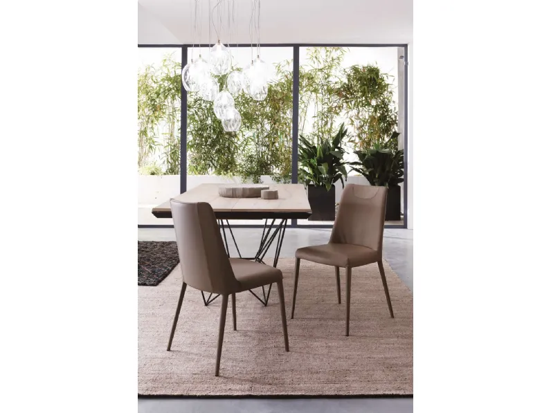 Sedia in pelle Sofia di Ozzio