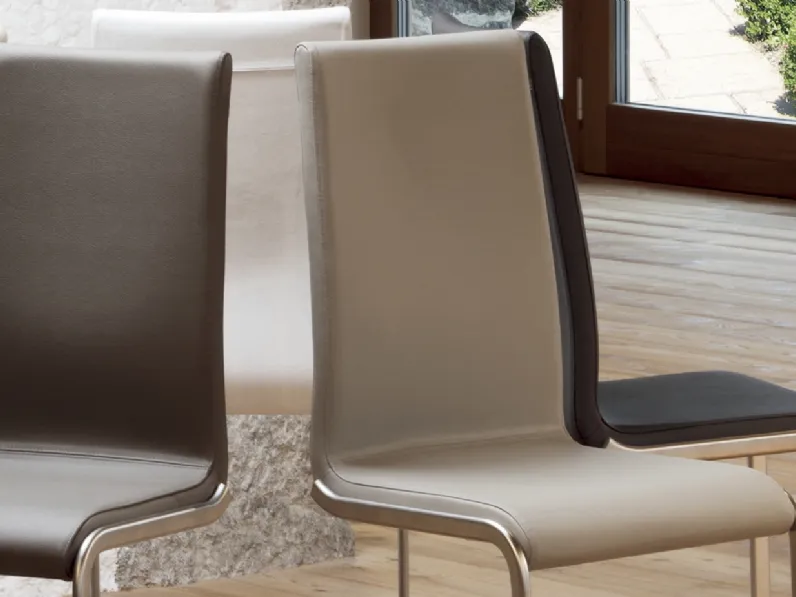 Sedia in vera pelle con struttura in metallo Paola di Ambiance Italia