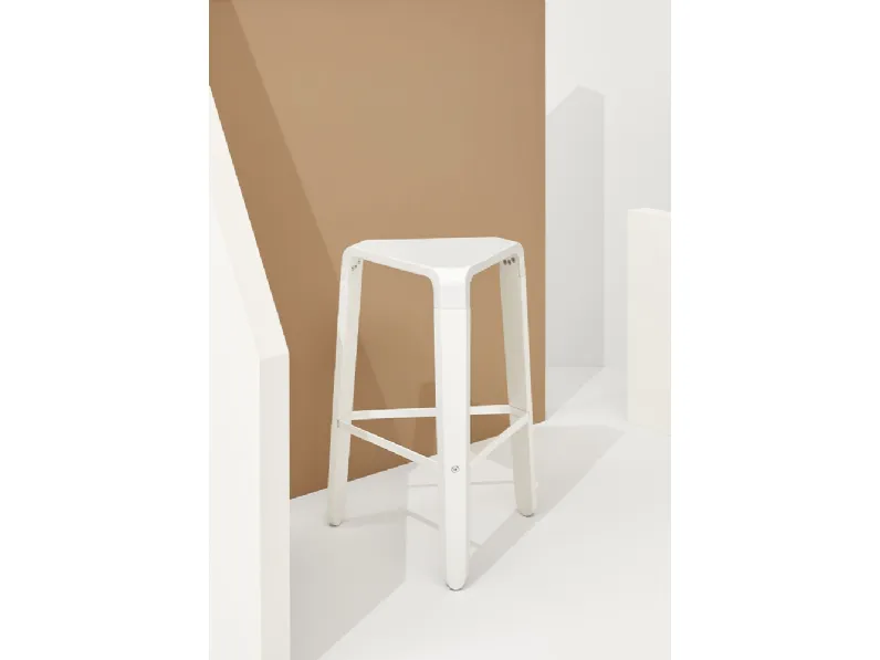 Sgabello Picapau Stool in polipropilene Bianco con telaio in legno di Faggio massello laccato Bianco di Infiniti