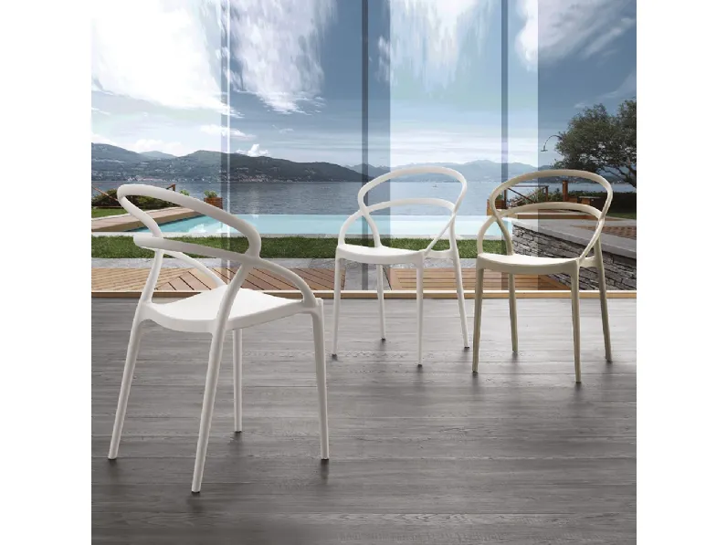 Sedia impilabile Pilar in polipropilene di La Seggiola