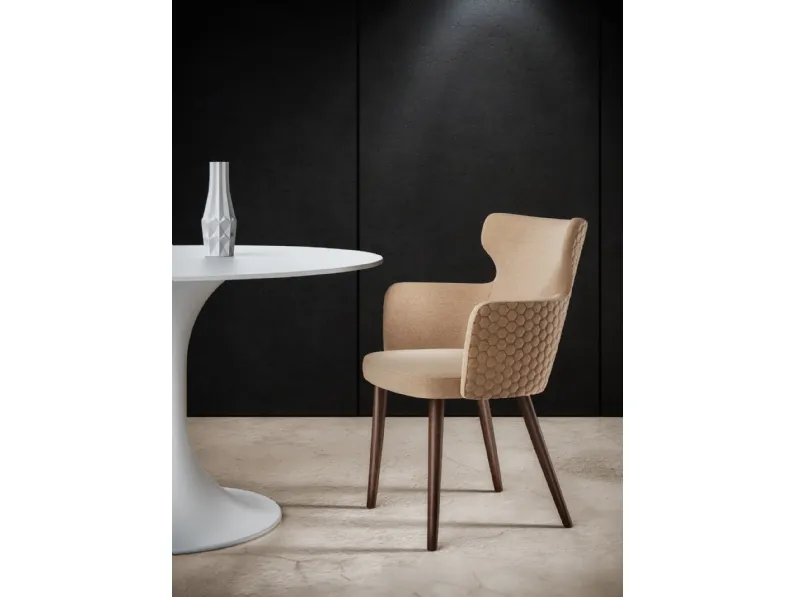 Sedia in tessuto con braccioli, struttura in legno di faggio Queen PTW di Ambiance Italia