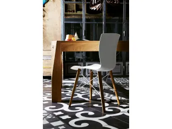 Sedia Rap Wood di Colico: design minimal e comfort in legno massello.