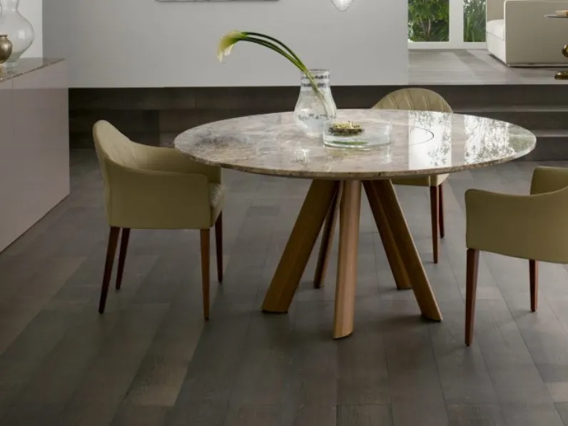 Sedia in pelle con gambe in legno Peggy di Reflex