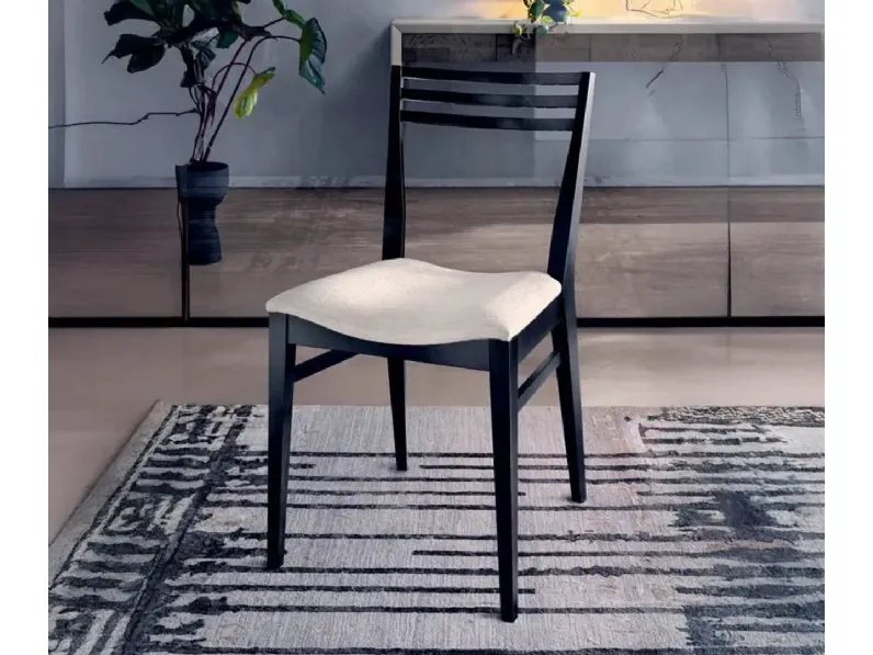 Sedia Rododendro in legno laccato Nero e seduta in tessuto Bianco di Le Fablier