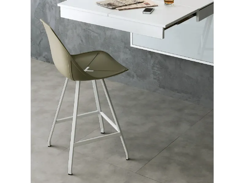 Sgabello in polipropilene e metallo Sam di Ponti Terenghi